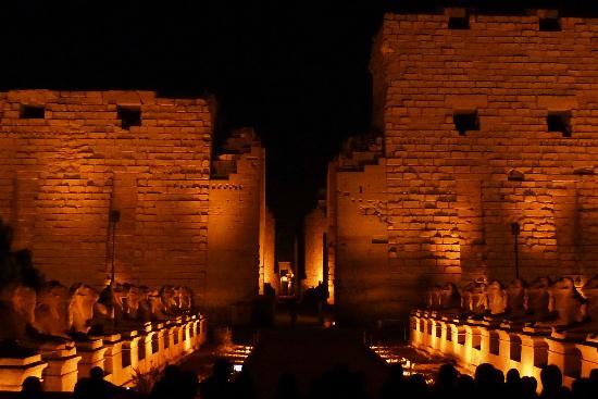 Espectáculo -de-sonido-y-luz-en-El-Templo-de-Karnak